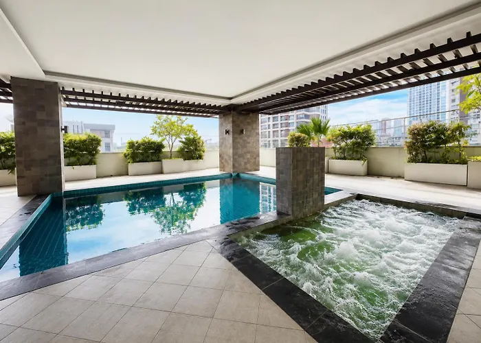 Fernly Turf At Edsa Ortigas Cbd Private - Ama Tower Residences Wifi, Pool & Gym 3* Manila