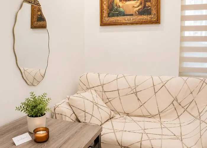 Fernly Turf At Edsa Ortigas Cbd Private - Ama Tower Residences Wifi, Pool & Gym 3*